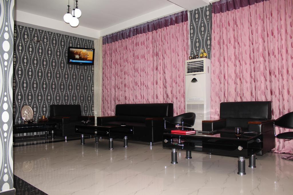 Hotel Cristal Năvodari Buitenkant foto