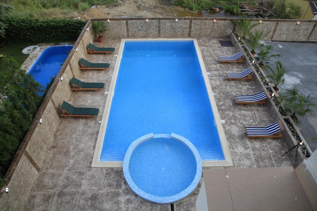 Hotel Cristal Năvodari Buitenkant foto