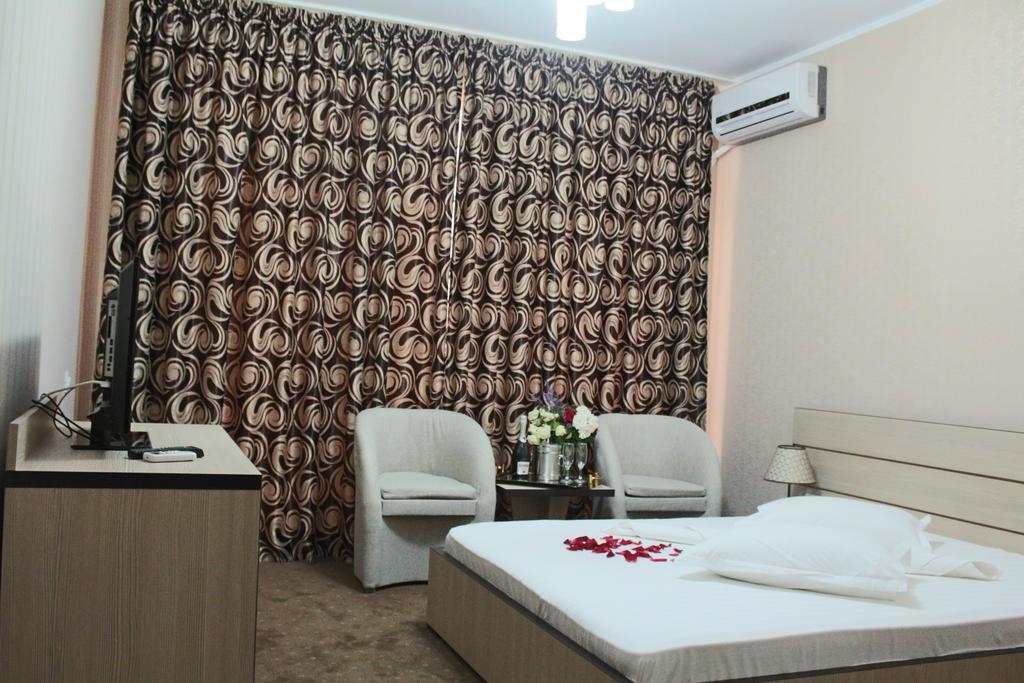 Hotel Cristal Năvodari Kamer foto